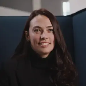 Claudia Busdraghi Headshot