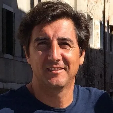 Navarro with text