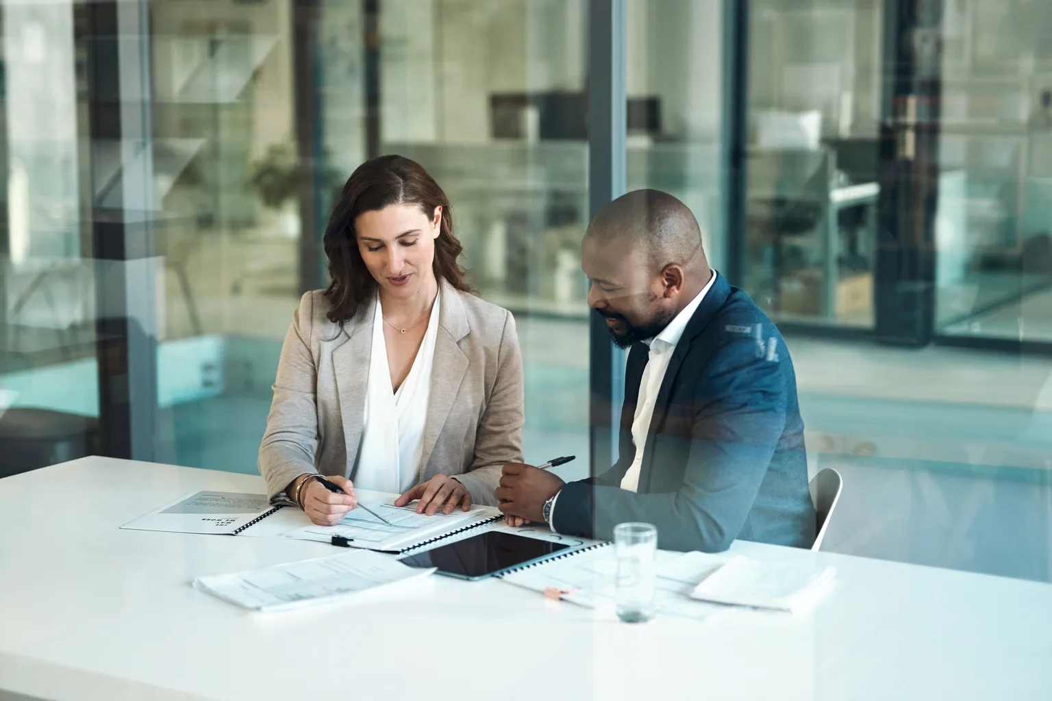 AI-governance in de juridische sector: van compliance-uitdaging naar strategische kans