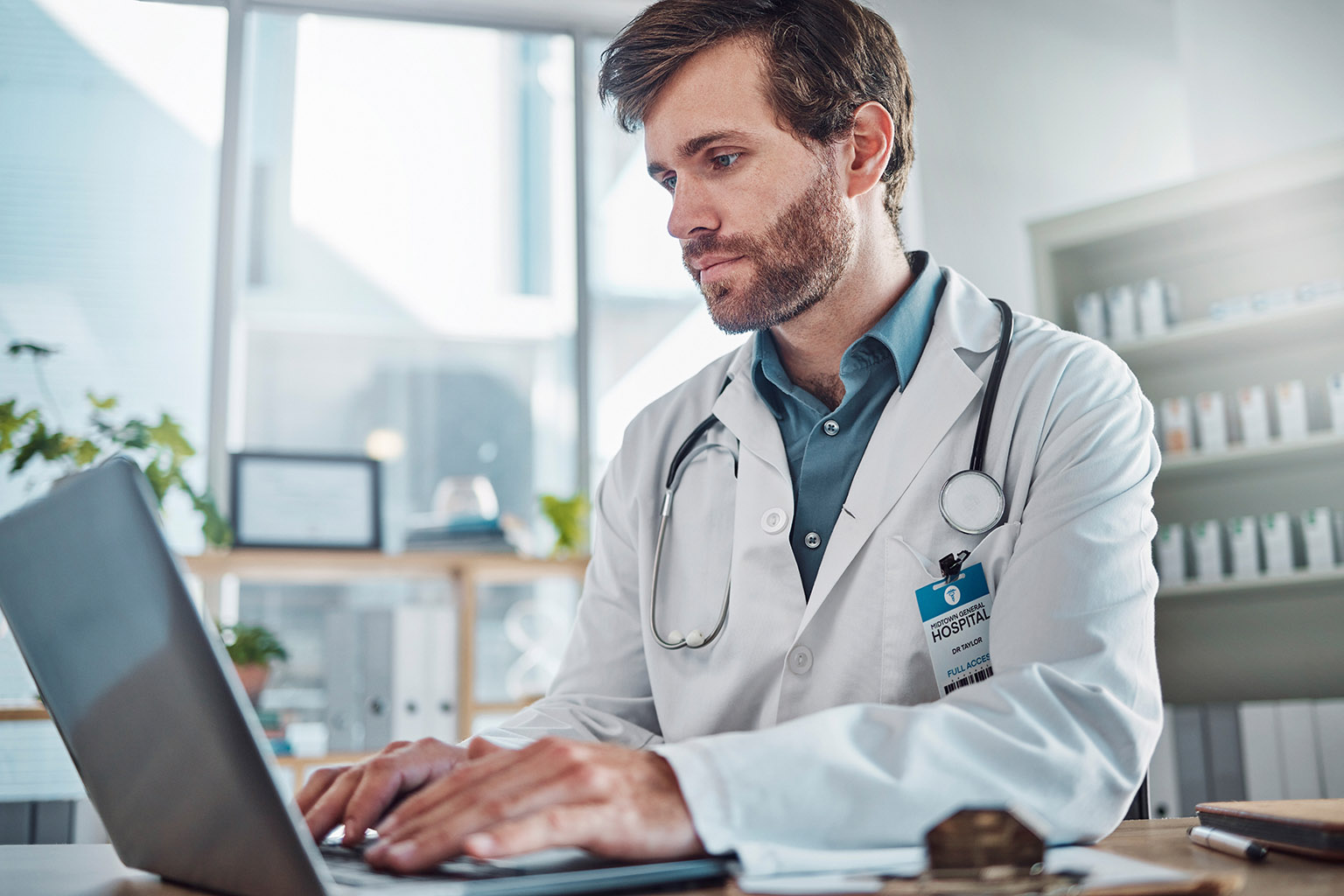 Building healthcare practitioner relationships through educational content