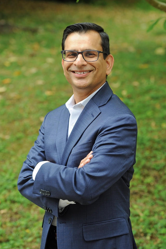 Madhur Aggarwal Headshot