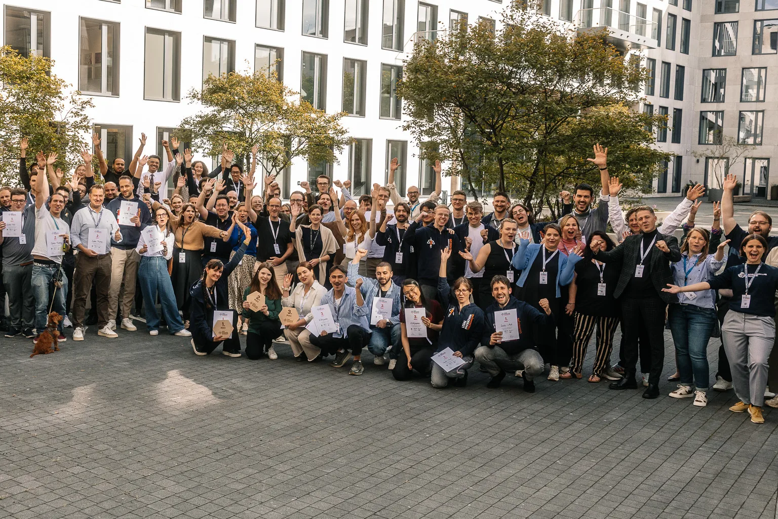 Innovation trifft Recht – Team „Justi-Aid“ gewinnt mit zukunftsweisender Lösung für die Justiz den Legal Hackathon Cologne 2025 von Wolters Kluwer und RSM Ebner Stolz