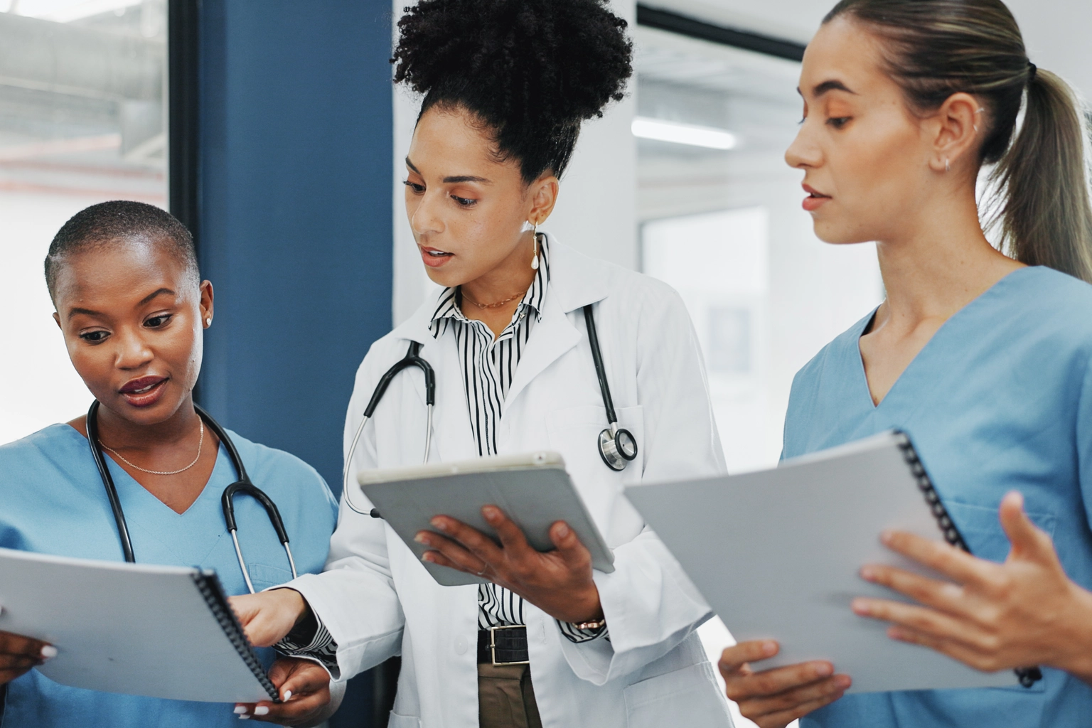 Survey reveals challenges physician assistants face: AI, insurance, and technology
