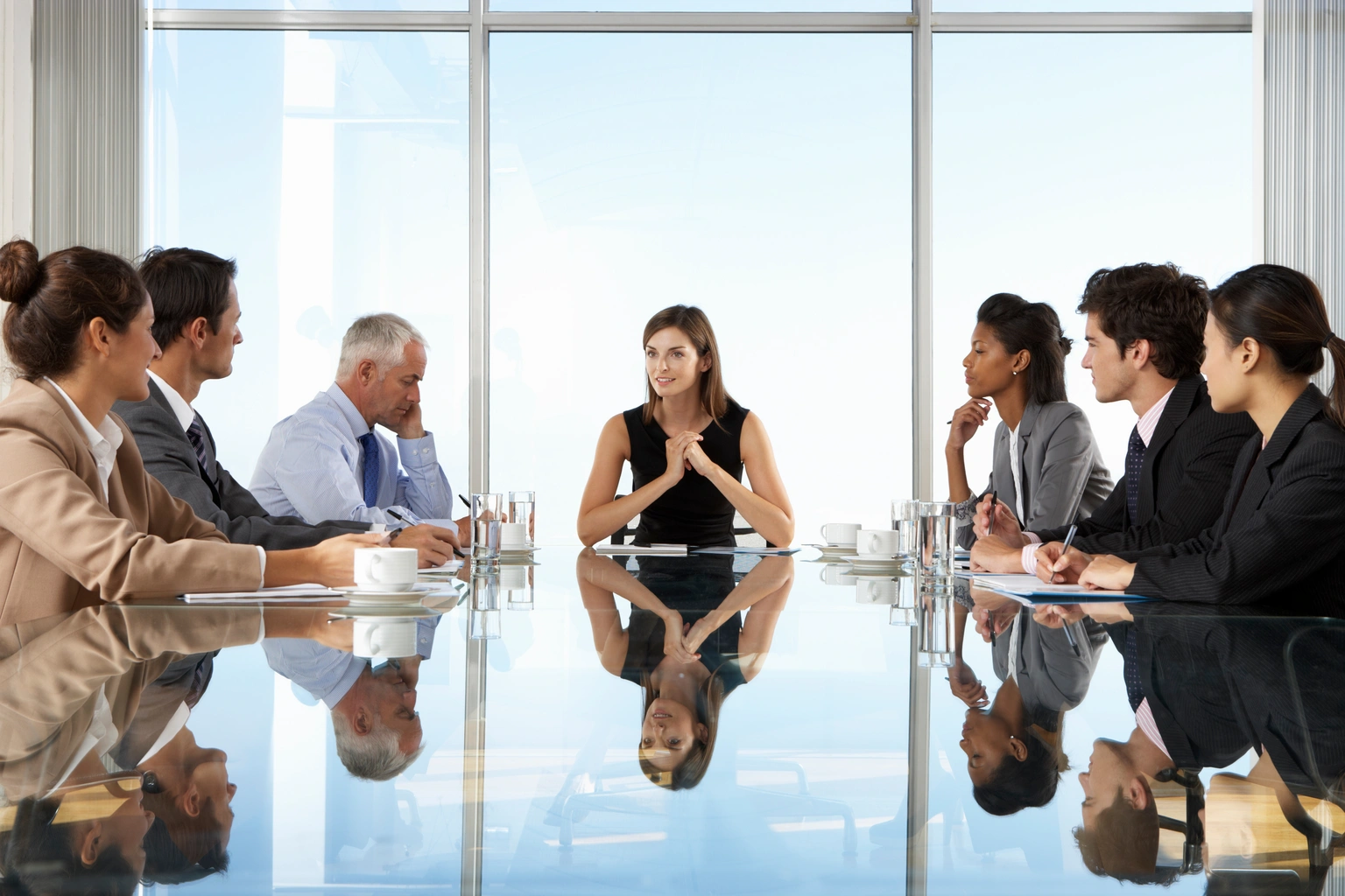 How should accountants prepare for electronic invoicing in the UK?