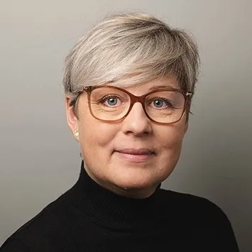 Christina Rosenmeier - profile picture.jpg