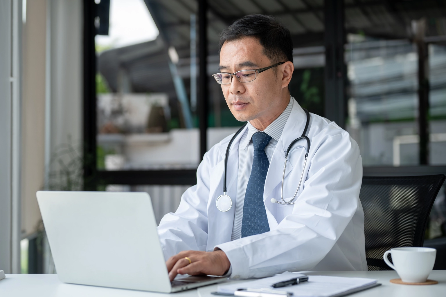 Indonesian hospital accelerates digitalization by leveraging GenAI for trusted clinical decision support