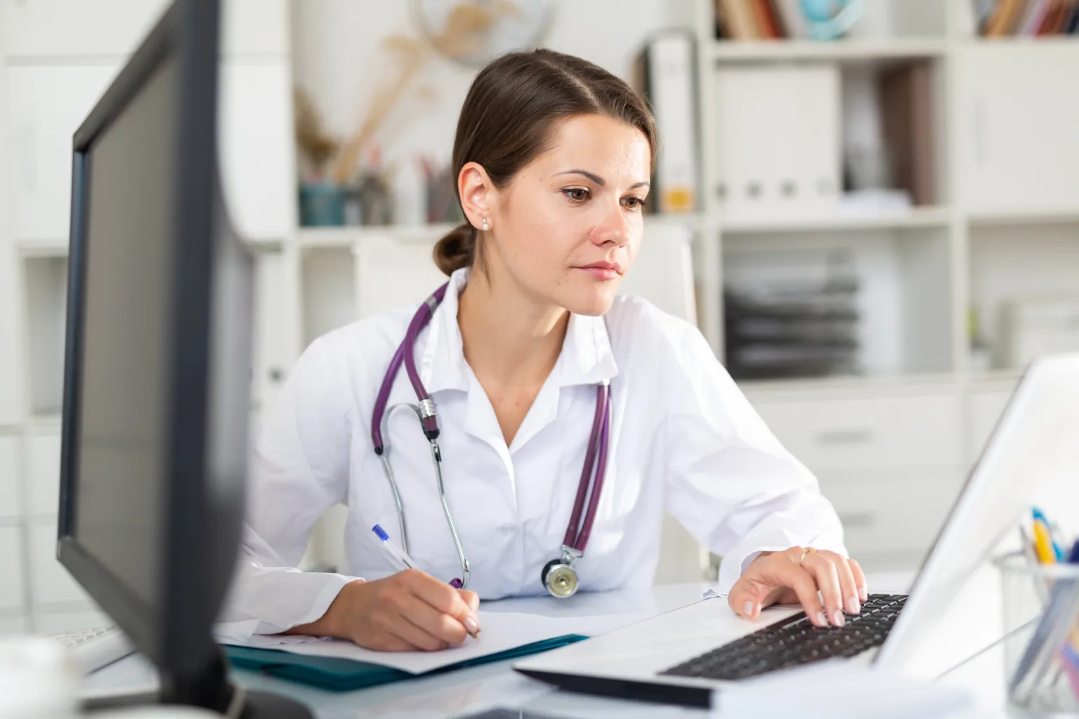 Digitalizzazione, governance clinica e medicina basata sulle evidenze per un ecosistema di cura più appropriato